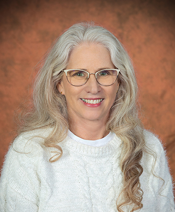 Head shot of LSI employee Ninamarie Sapuppo