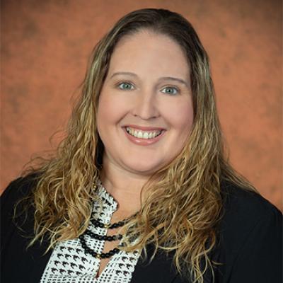 Head shot of LSI employee Dawn Gustafson