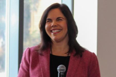 Headshot photo of Vilma Fuentes