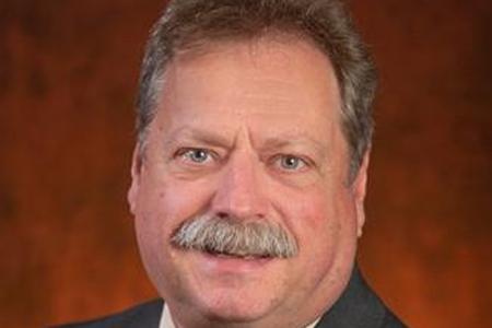 Headshot photo of Dr. Stephen McDowell